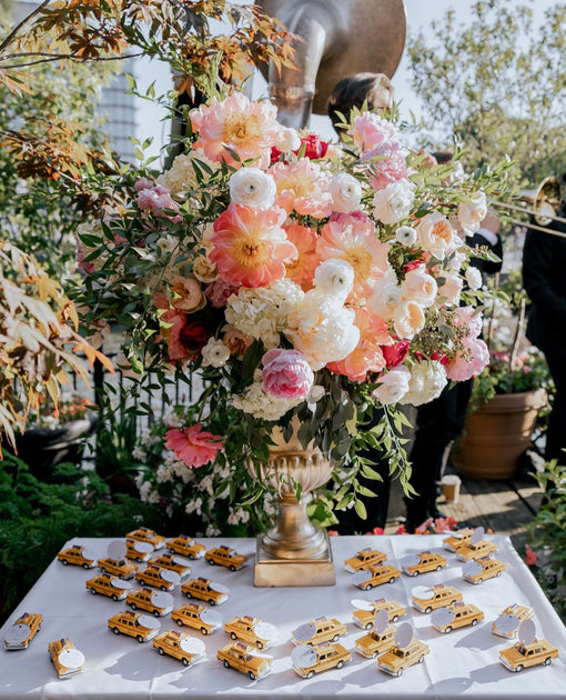 Wedding welcome table decorations | Beachweddingtips.com